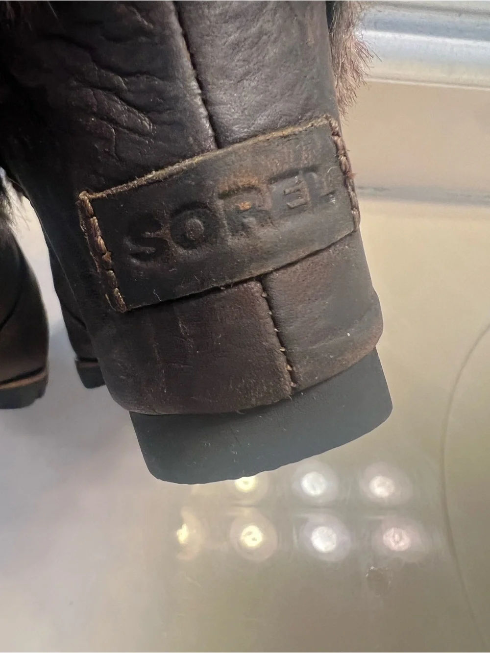 Sorel Joan of Arc ankle boots with faux fur trim size 8.5